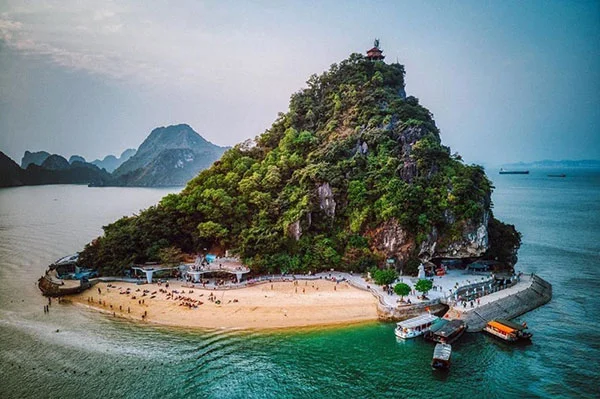 Tour du lịch Hạ Long 1 ngày khởi hành từ Hạ Long Tour du lịch Hạ Long 1 ngày khởi hành từ Hạ Long