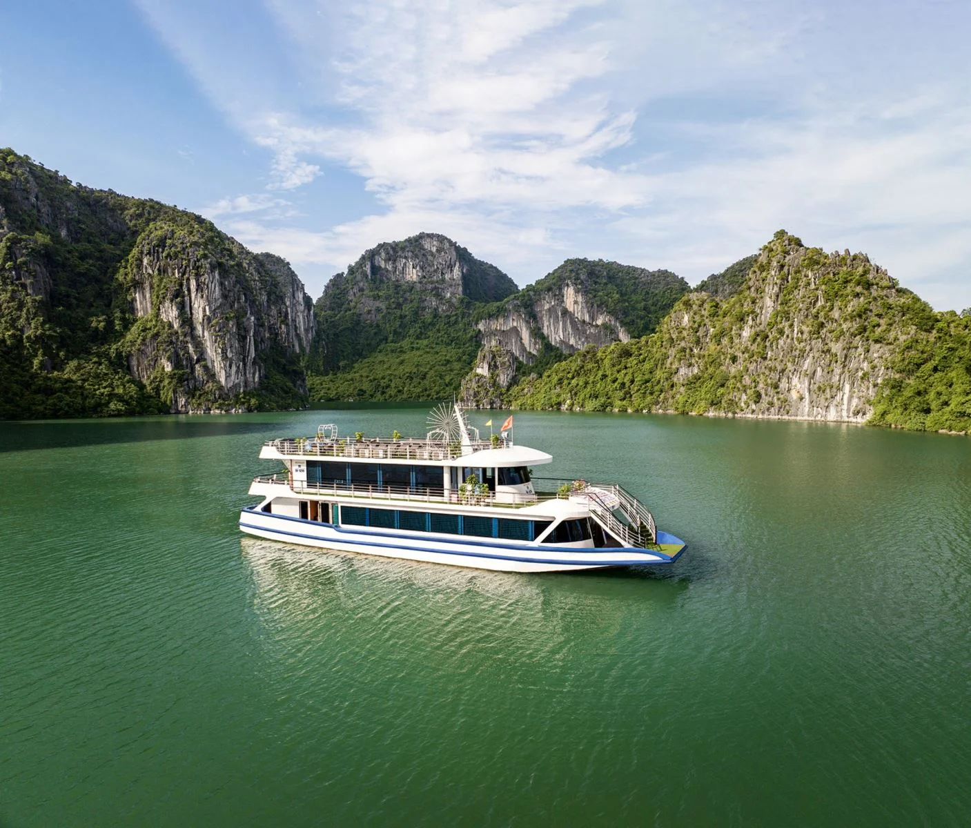 Du Thuyền Hạ Long 1 ngày 5 sao Du Thuyền Hạ Long 1 ngày 5 sao