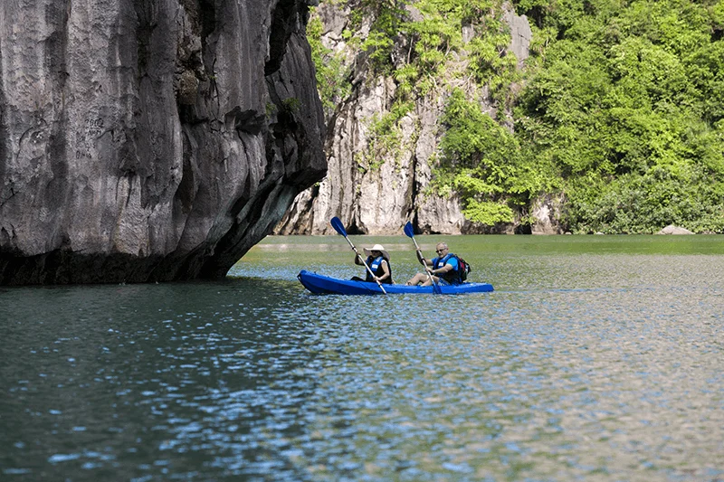 Tour Vịnh Lan Hạ - Ha Long 2 ngày 1 đêm - Du Thuyền Mon Cheri 5 sao